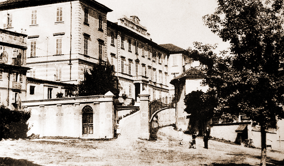 piazza Amedeo Ferdinando foto d'epoca ospedale Santa Croce Moncalieri